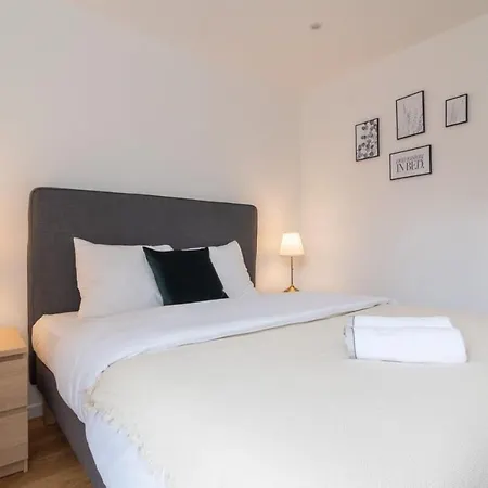 Heart Of - Cozy & Functional Ap Apartment
